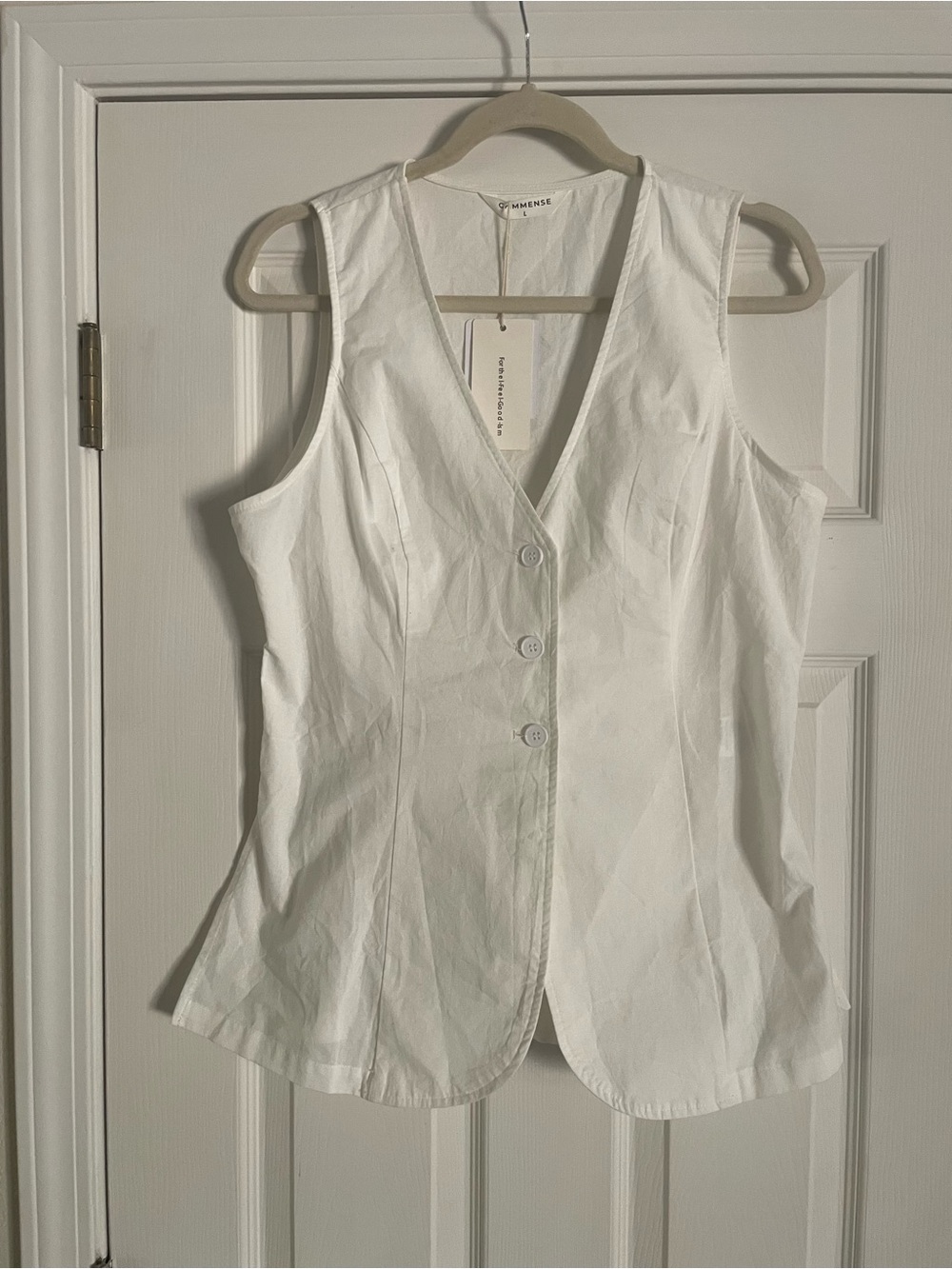 Commense White Sleeveless Button-Front V-Neck Blouse